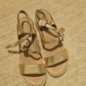 Johnston & Murphy Gold Women's Sandals